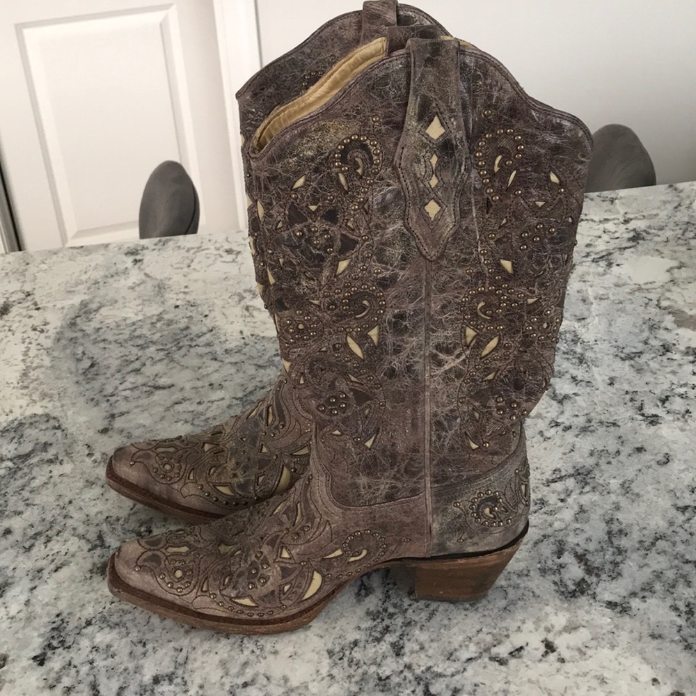 Detailed Cowboy boots